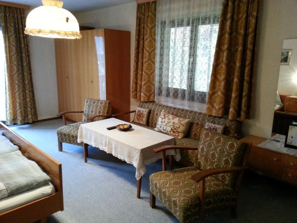 バート・ゴイーザーンHaus Chorinskyklauseアパートメント エクステリア 写真
